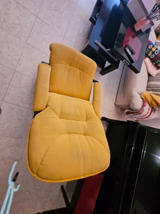 2 Sillones reclinables mostaza - Muy cómodos