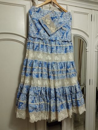 Traje de flamenca azul y blanco