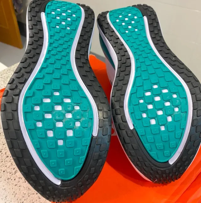 Nike Air Zoom Vomero Plus Talla 39 A Estrenar