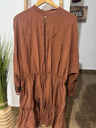 Vestido romano con cinturón ZARA