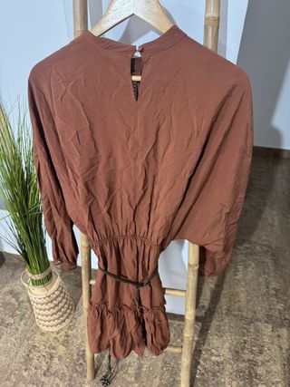 Vestido romano con cinturón ZARA