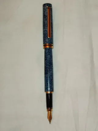 Penna Stilografica Blu Marmo e doratura