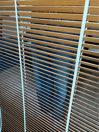 Persiana veneciana de madera