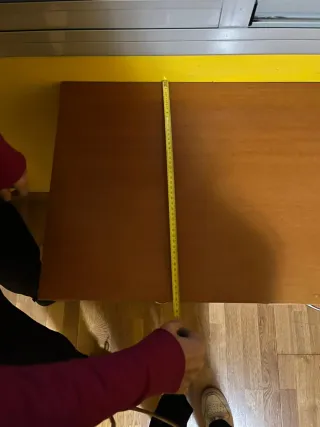 Mueble de habitación con cama y cajones