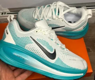 Nike Air Zoom Vomero 18 Talla 38 A Estrenar