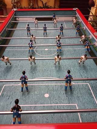 Futbolín profesional rojo y negro