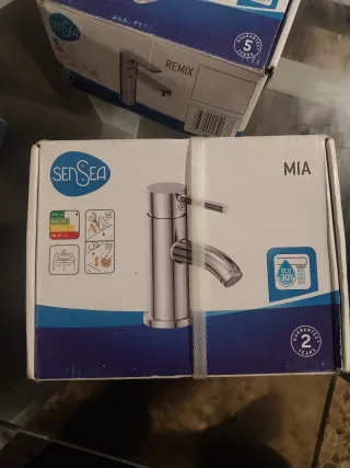 se vende  tres grifos 100€ los tres están nuevos