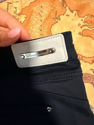 Pantaloni neri donna Stradivarius