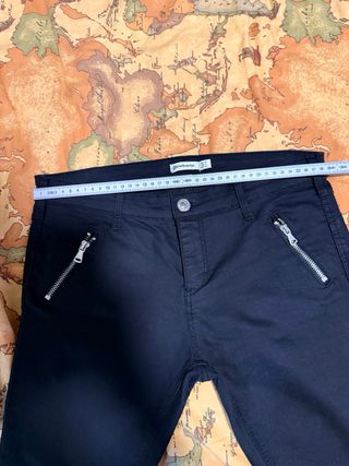 Pantaloni neri donna Stradivarius