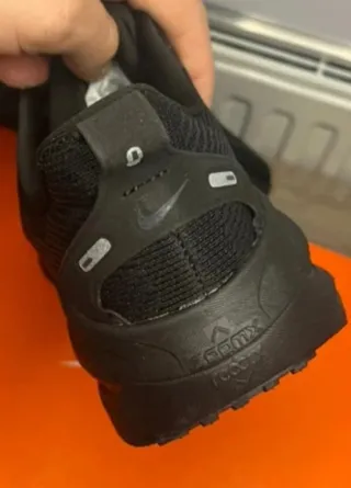 Nike Air Zoom Vomero 18 Tallas 38 y 43 A Estrenar