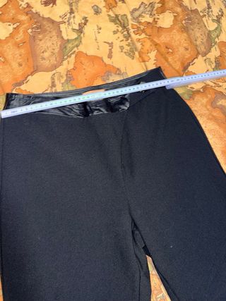 Pantaloni eleganti neri con dettaglio in ecopelle