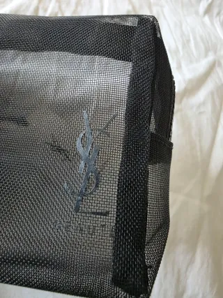 Borsa da toilette Yves Saint Laurent Nero