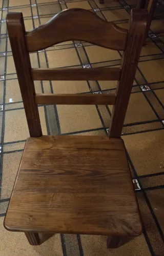 Sillas de madera rústicas