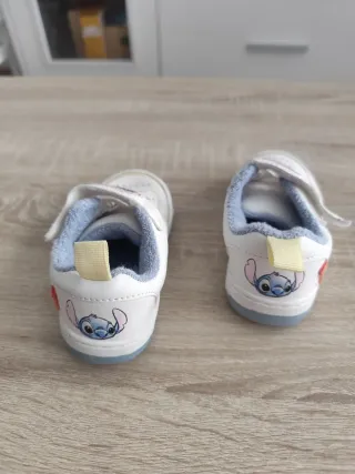 Zapatillas Blancas Stitch