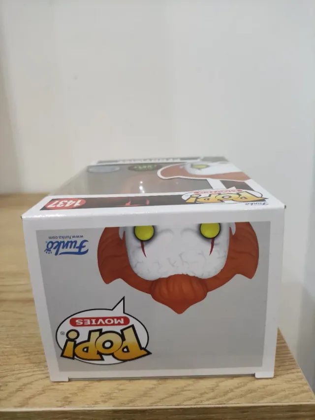 Funko Pop! IT 1437 Pennywise Chase Glow