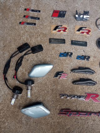 Insignias y Accesorios Coche
