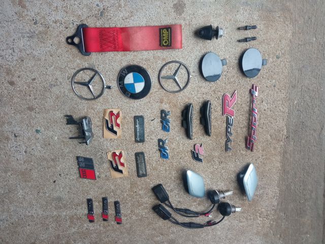 Insignias y Accesorios Coche