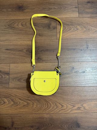 Bolso bandolera amarillo Primark