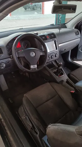 Volkswagen Golf 2004