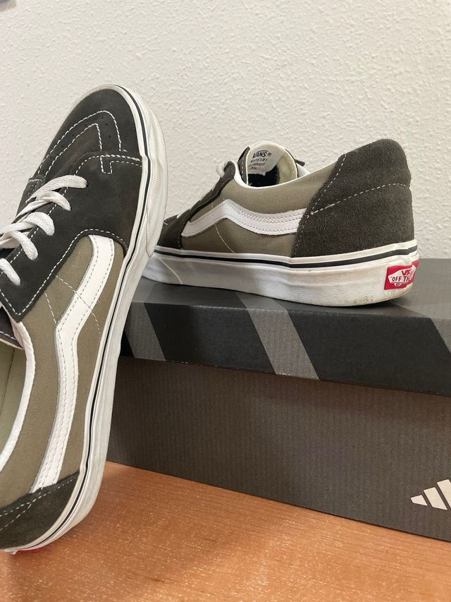 Vans 44