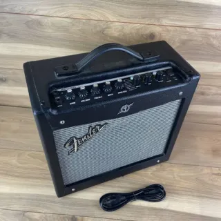 Amplificador Fender Mustang 2