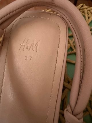 Sandalias rosas de tacón