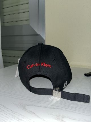 Gorra Calvin Klein CK Negra Roja