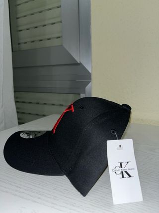 Gorra Calvin Klein CK Negra Roja
