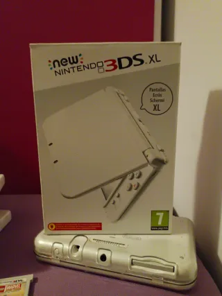 Nintendo 3DS XL Bianca + 5 Giochi