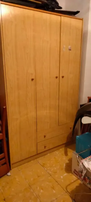 Armario de madera 3 puertas