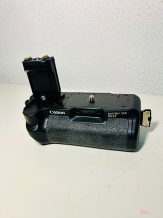 Canon EOS 400D Digital + BG-E3 Grip
