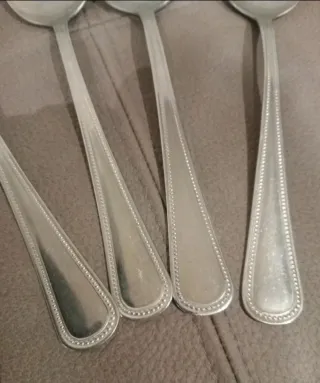 Juego 4 cucharas soperas de metal