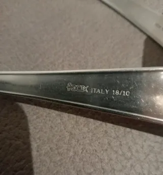 Juego 4 cucharas soperas de metal