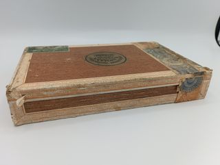 Caja de puros H. Upmann, antigua.