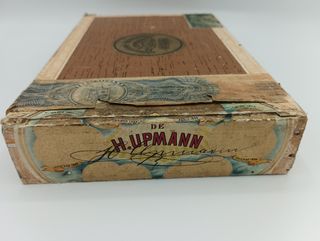 Caja de puros H. Upmann, antigua.