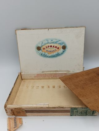 Caja de puros H. Upmann, antigua.