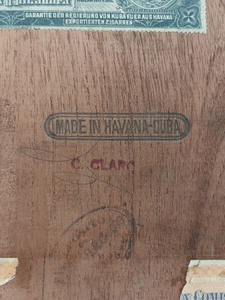 Caja de puros H. Upmann, antigua.