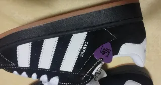 Zapatillas Adidas Korn Negras y Blancas