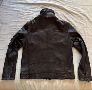 Chaqueta de cuero marrón