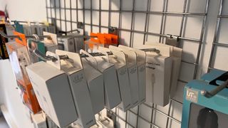 Estante de exhibición de metal