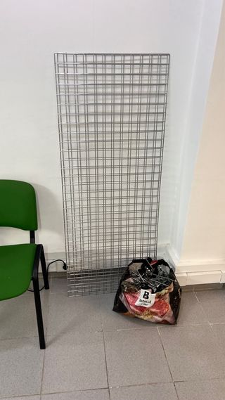 Estante de exhibición de metal