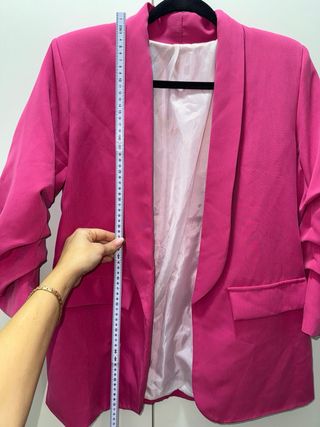 Giacca fucsia con maniche arricciate
