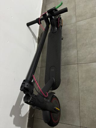 Patinete Eléctrico Xiaomi Pro 2 y casco
