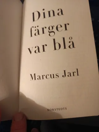 Dina färger var blå