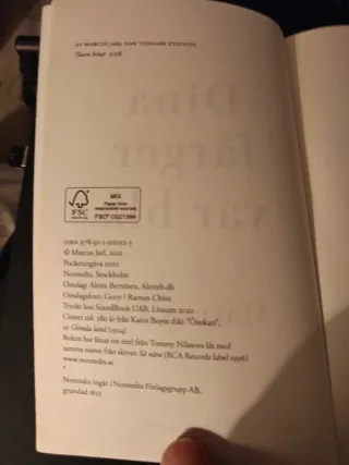 Dina färger var blå