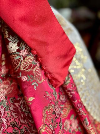 Traje de Fallera Rojo y Dorado. Corpiños y falda.