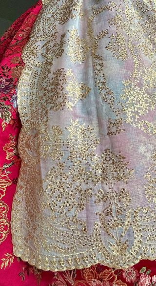 Traje de Fallera Rojo y Dorado. Corpiños y falda.