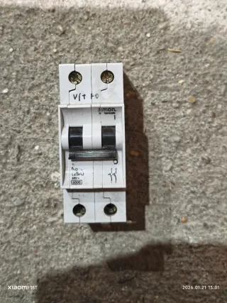 Magnetotérmicos varios (15A, 10A, 20A, 5A y 25A)