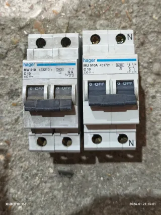 Magnetotérmicos varios (15A, 10A, 20A, 5A y 25A)