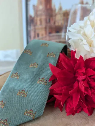 Corbata verde  PORTADA FERIA DE ABRIL 2026